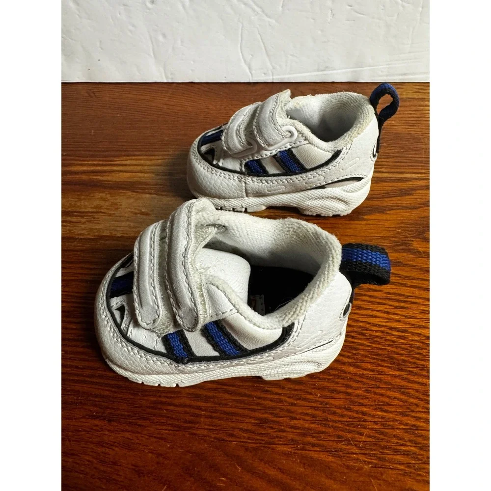 McKIDS Baby Boys White Blue Action Flex Sneakers Hook‎ Loop Straps Size 1